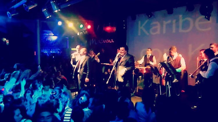 Contratar a Karibe con K