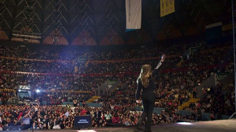 Contratar a Myriam Hernández