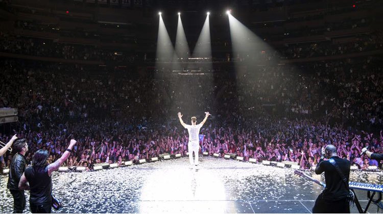 Contratar a Ricky Martin