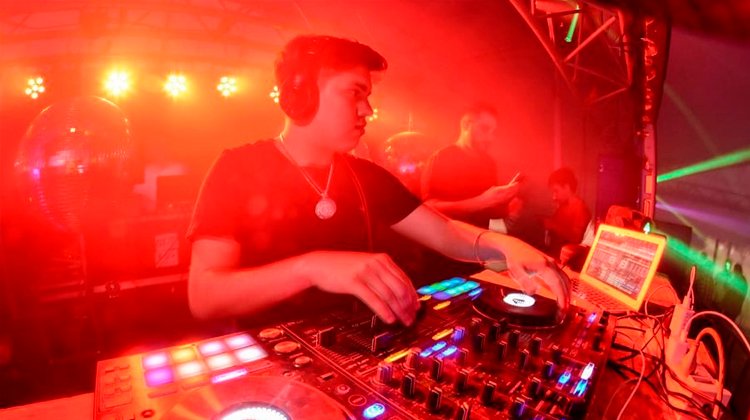 Dj Lauuh