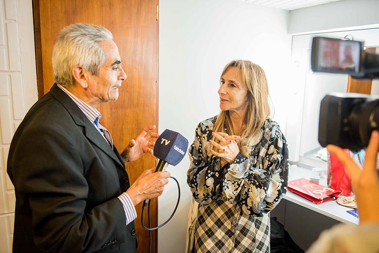 Contratar a Flor de la V y Gladys Florimonte