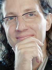 Contratar a Luis Baetti