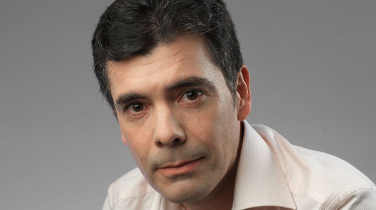 Contratar a Marcelo Manucci