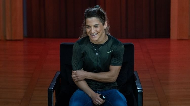 como contratar a paula pareto