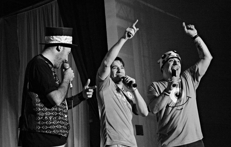 Contrataciones los rebos y la cumbia papal