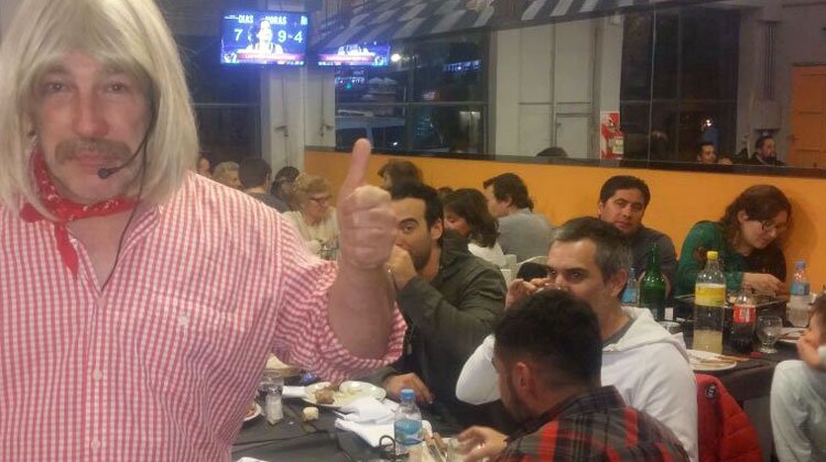 El Gaucho Alemán en la inauguración de «La Churrasquera»