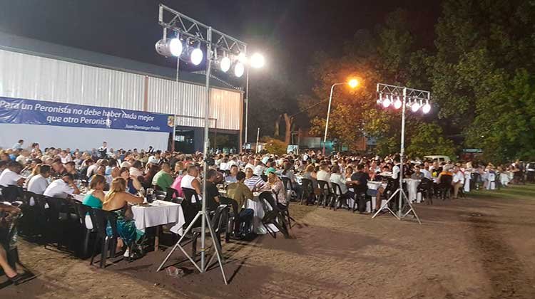 Contratar a Carlos Sánchez