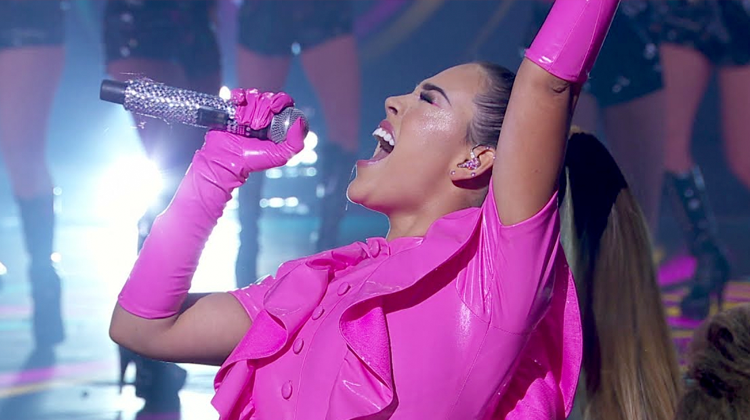 danna paola contrataciones