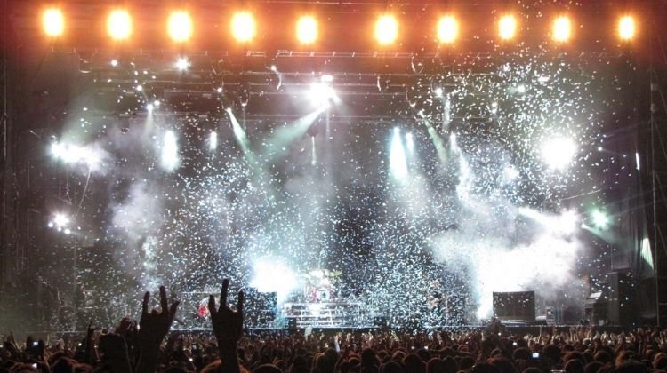 alquiler de escenarios para festivales