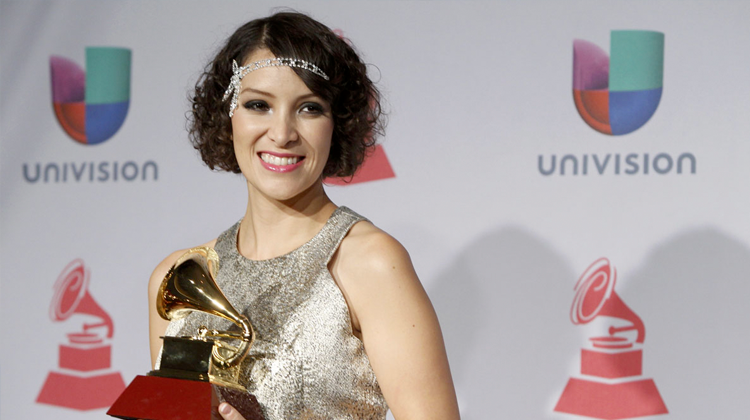 Contratar a Gaby Moreno