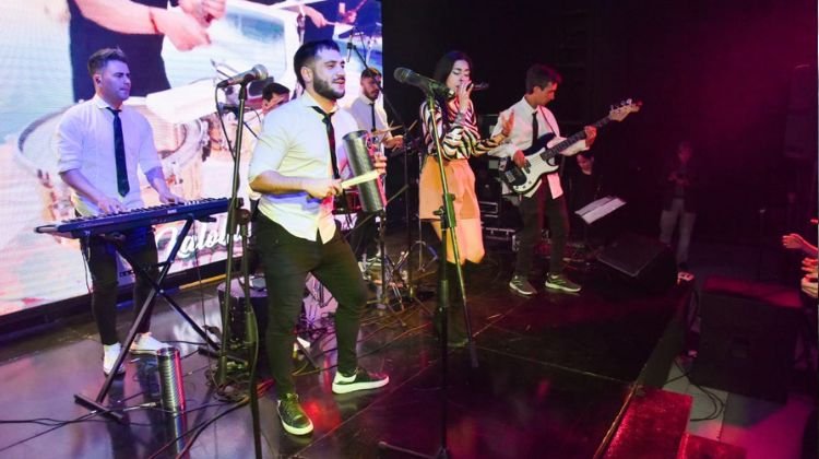 contratar a kaloba cumbia