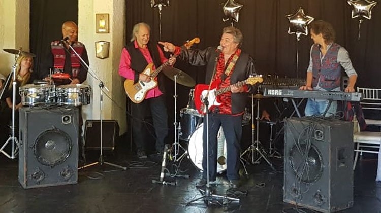 Katunga en cumpleaños de 80