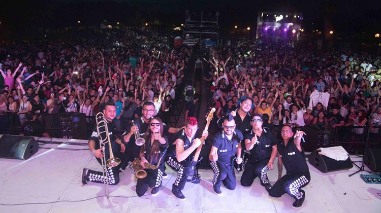 contratar a los estramboticos sueños de anoche