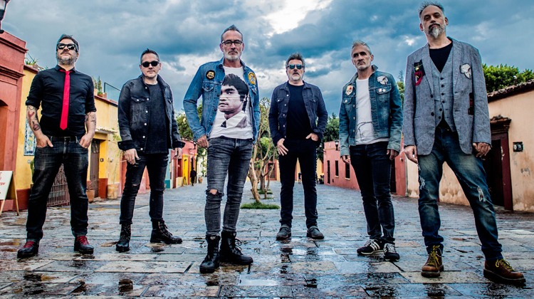 Los Pericos