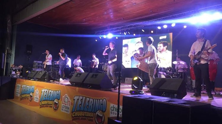 Los Totora contrataciones