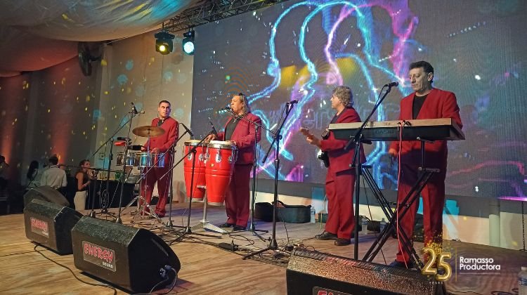 Los Wawa Imperial en evento social en Entre Ríos