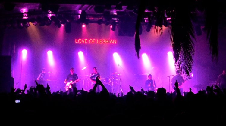 contratar a love of lesbian