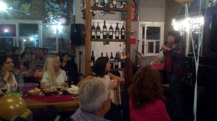 Natalia Carulias en cumpleaños de 53, San Isidro