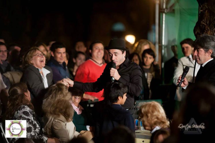 Pablo Granados y Pachu Peña en el desfile "Viste Corrientes"