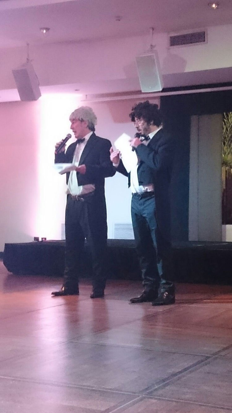 Contratar a Pablo Granados y Pachu Peña