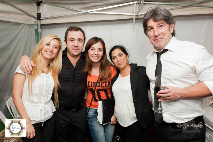 Pablo Granados y Pachu Peña en el desfile "Viste Corrientes"