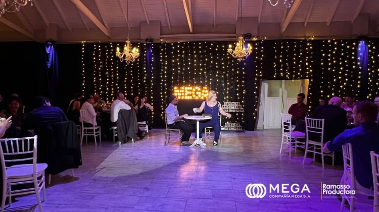 Pachu en el fin de año de Compañía Mega