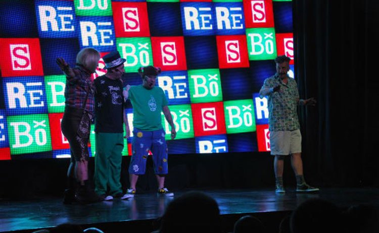Peligro Sin Codificar arrasó en su debut teatral!