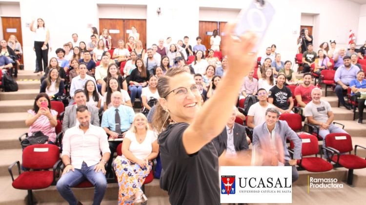 Paula Pareto charla posgrados UCASAL