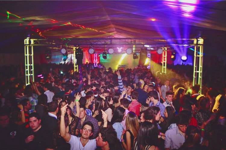 Rodrigo Guirao por el Día del Amigo en Feel Night
